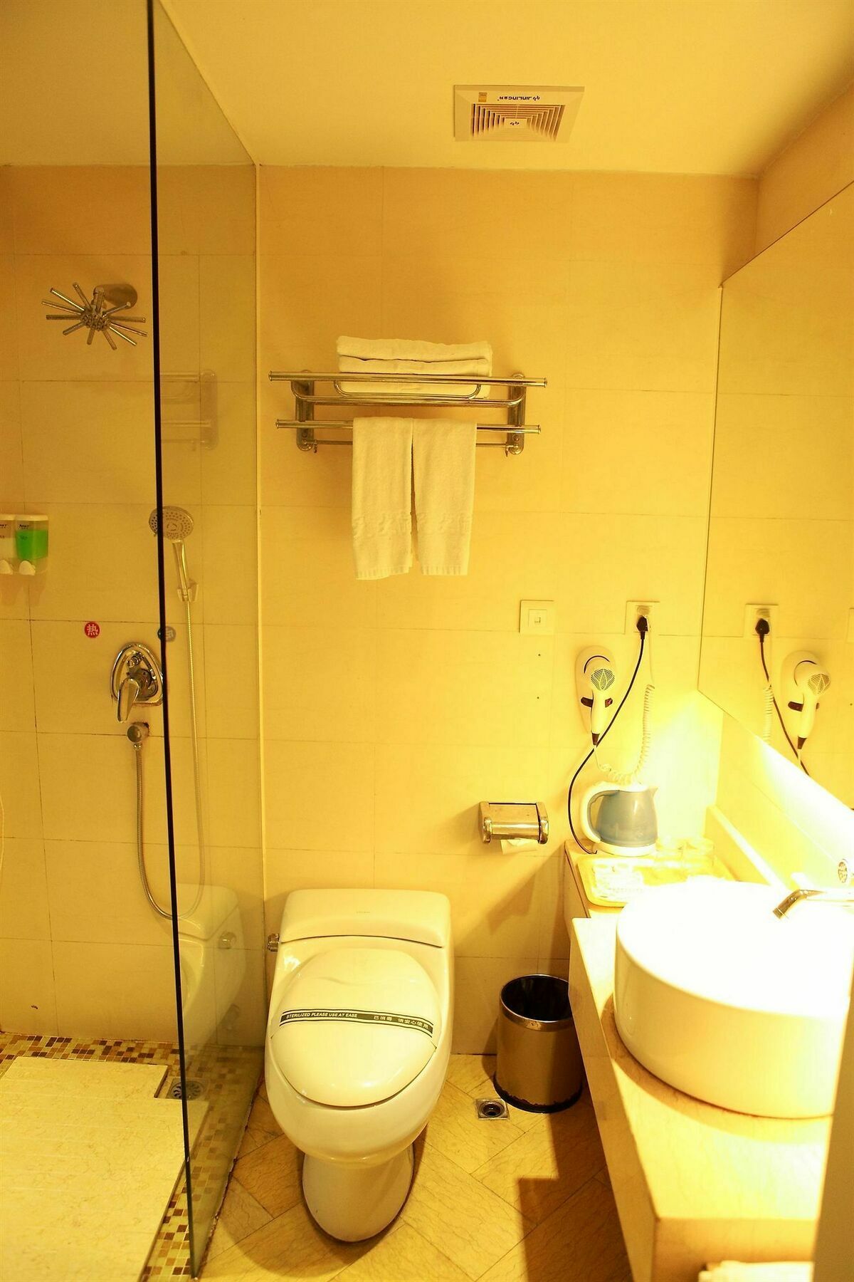 Bluesky Hotel Guangzhou Exterior photo
